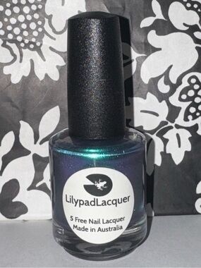 Lilypad Lacquer Polish-Diving the Maldives